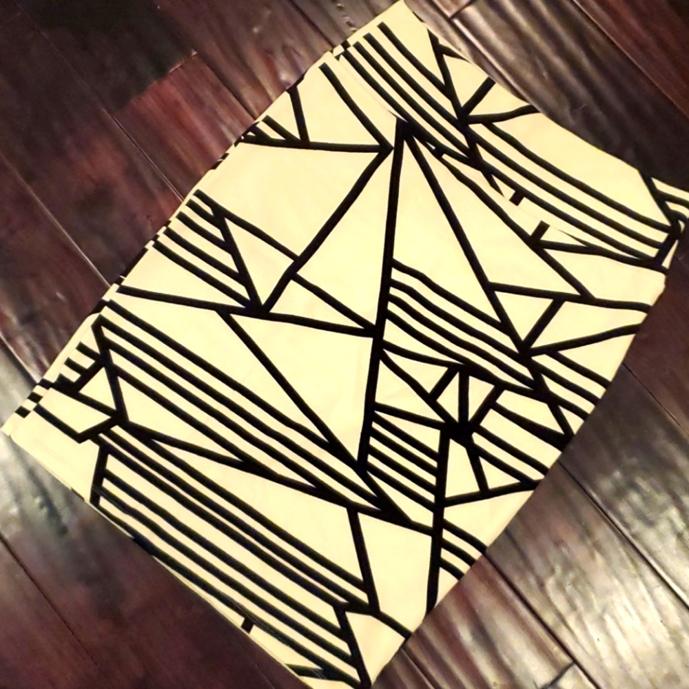 LulaRoe Cassie Pencil Skirt